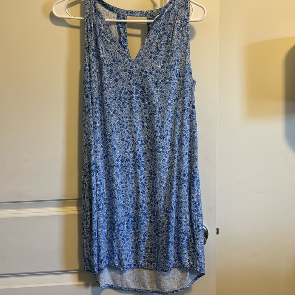 Sleeveless dress